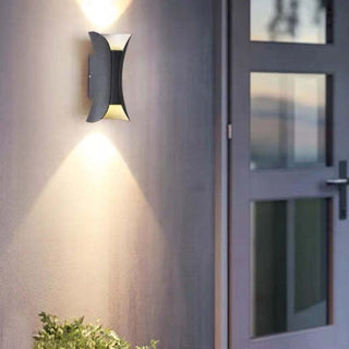 Venkovní Nástěnné LED Svítidlo | Moderní Zakřivený Design IP65