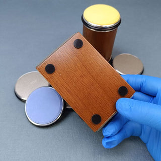 Brousek na nože s moderním povrchem do kuchyně