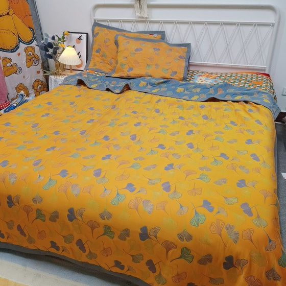 Reversible Ginkgo Leaf Quilted Bedspread