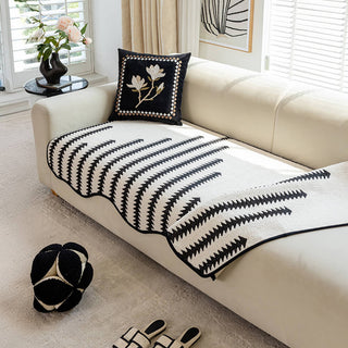 Pokrowiec na sofę nowoczesny falisty design do salonu