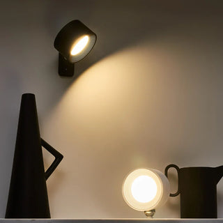 Minimalistyczne regulowane kinkietowe oświetlenie LED