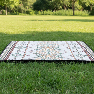 Outdoor picnic blanket with handle, foldable