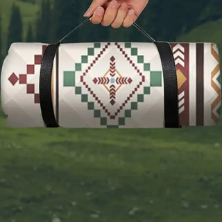Outdoor picnic blanket with handle, foldable