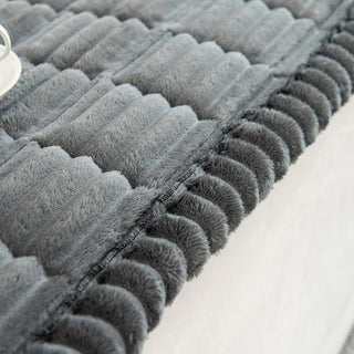 Plisowany nowoczesny dekoracyjny pokrowiec na sofę