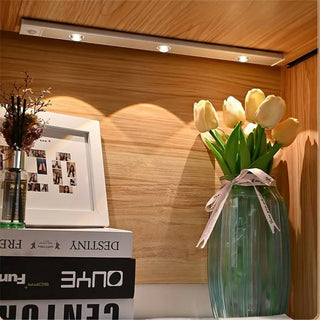 Skříňové LED světlo pohybový senzor minimalistické