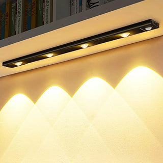 Skříňové LED světlo pohybový senzor minimalistické