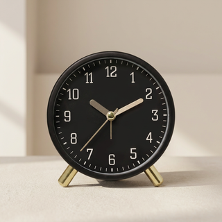 Horloge de table design scandinave à mouvement silencieux fonctionnant sur piles  