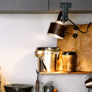 Stolní lampa kulatá s klipem dekorativní do ložnice