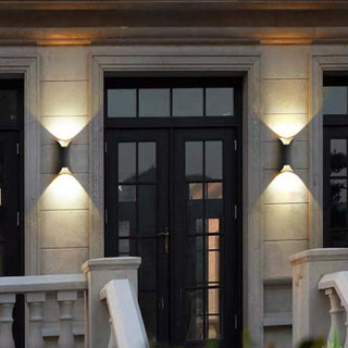 Venkovní Nástěnné LED Svítidlo | Moderní Zakřivený Design IP65
