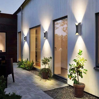 Venkovní Nástěnné LED Svítidlo | Moderní Zakřivený Design IP65