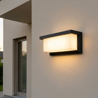 Round LED ceiling light flush-mounted for the living room