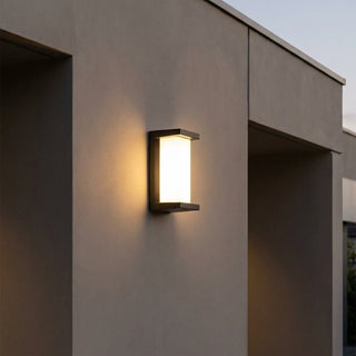 Round LED ceiling light flush-mounted for the living room