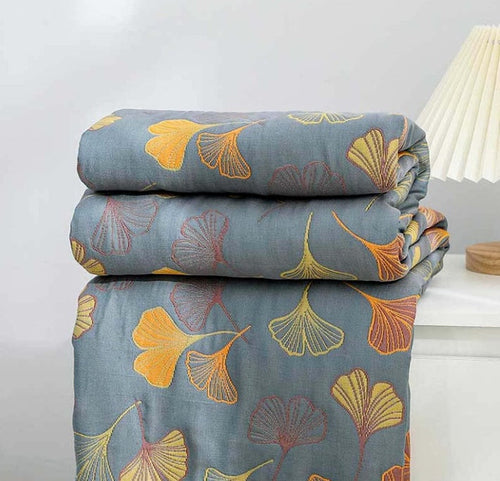 Couverture matelassée toutes saisons avec motif de feuilles de ginkgo