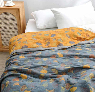 Couverture matelassée toutes saisons avec motif de feuilles de ginkgo