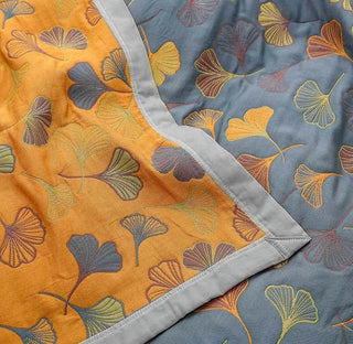 Couverture matelassée toutes saisons avec motif de feuilles de ginkgo