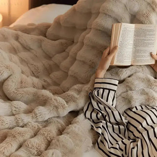 Quilted blanket with decorative pattern for bedroom