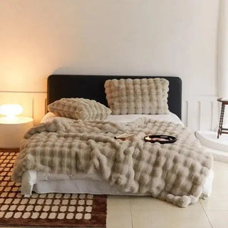 Quilted blanket with decorative pattern for bedroom