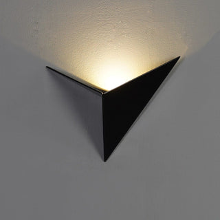 Vnitřní moderní LED nástěnné světlo | Minimalistický trojúhelníkový design